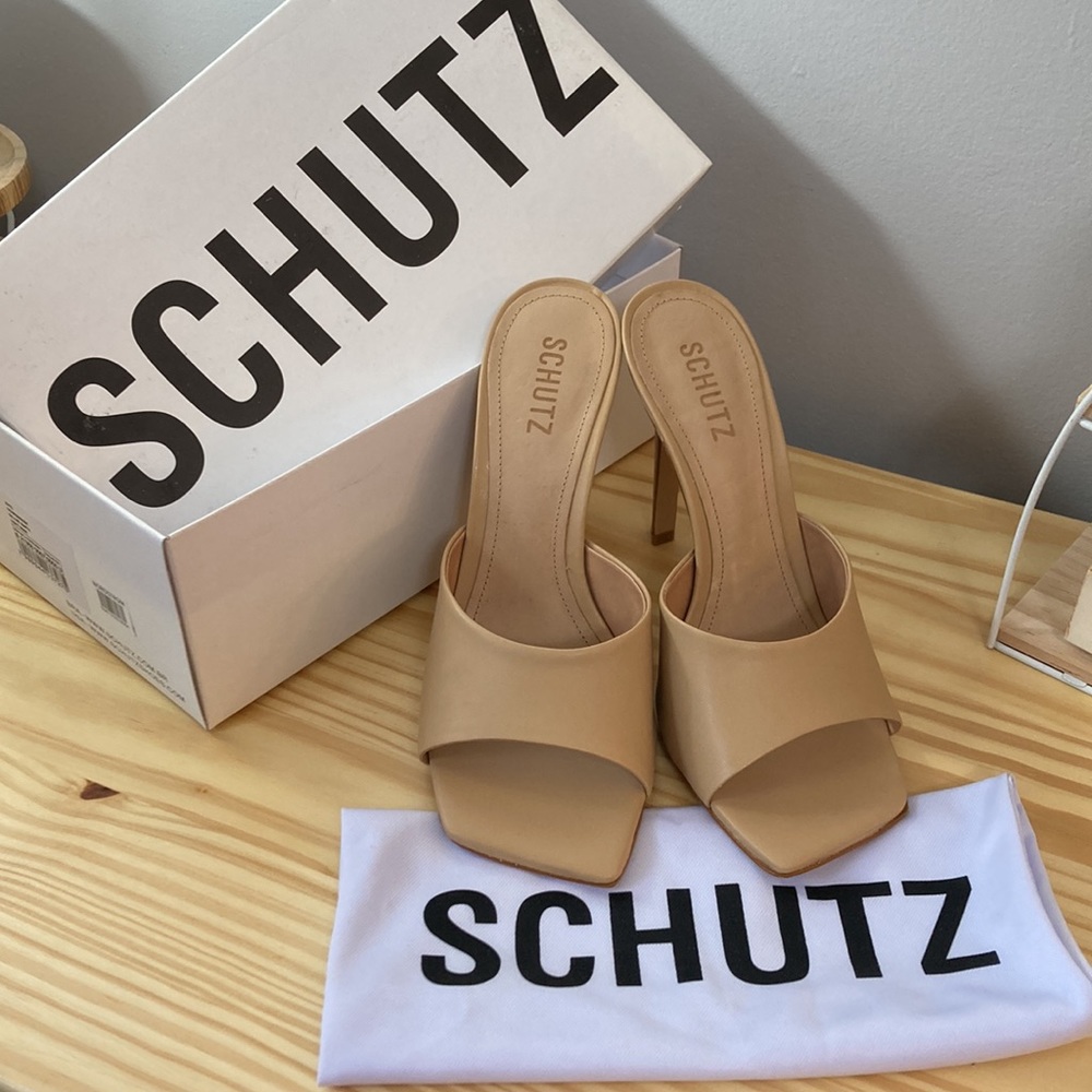 NIB SCHUTZ Katy Nappa Leather Nude Slip-On Mule Sandal